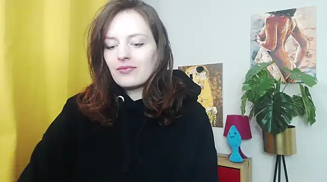 Snapshot of juicyNadine chatting on 02.17.25 juicyNadine online show from 02.17.25