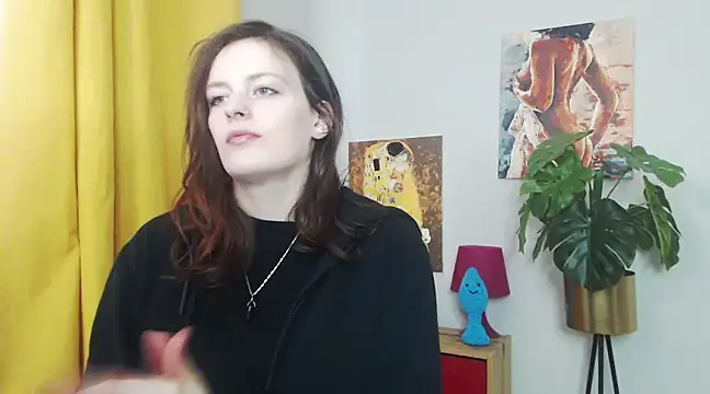 Snapshot of juicyNadine chatting on 02.21.25 juicyNadine online show from 02.21.25