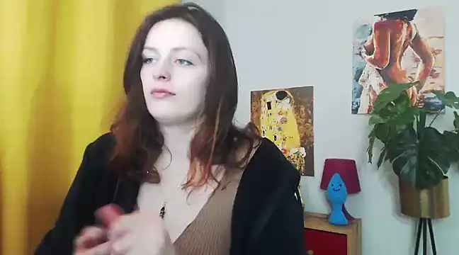 Snapshot of juicyNadine chatting on 02.24.25 juicyNadine online show from 02.24.25