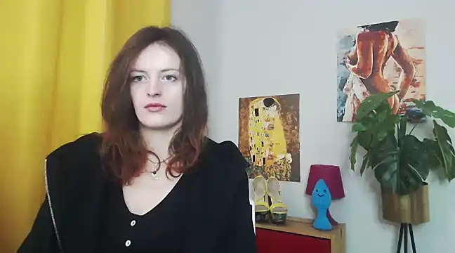 Snapshot of juicyNadine chatting on 02.25.25 juicyNadine online show from 02.25.25