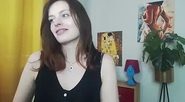 Snapshot of juicyNadine chatting on 02.25.25 juicyNadine online show from 02.25.25