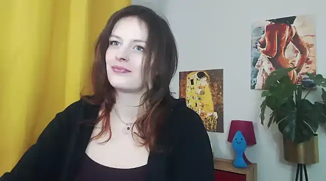 Snapshot of juicyNadine chatting on 02.26.25 juicyNadine online show from 02.26.25