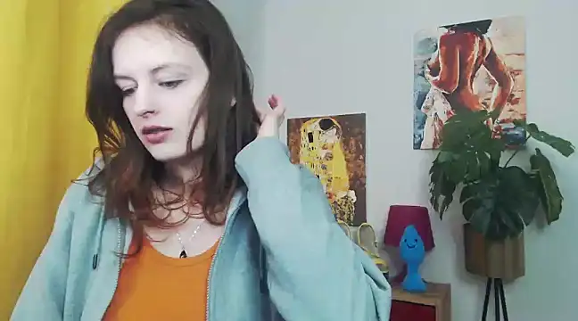 Snapshot of juicyNadine chatting on 03.06.25 juicyNadine online show from 03.06.25