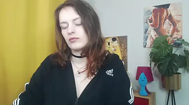 Snapshot of juicyNadine chatting on 03.12.25 juicyNadine online show from 03.12.25