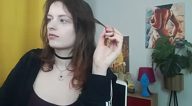 Snapshot of juicyNadine chatting on 03.12.25 juicyNadine online show from 03.12.25