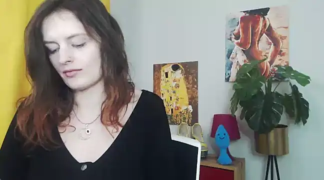 Snapshot of juicyNadine chatting on 03.15.25 juicyNadine online show from 03.15.25