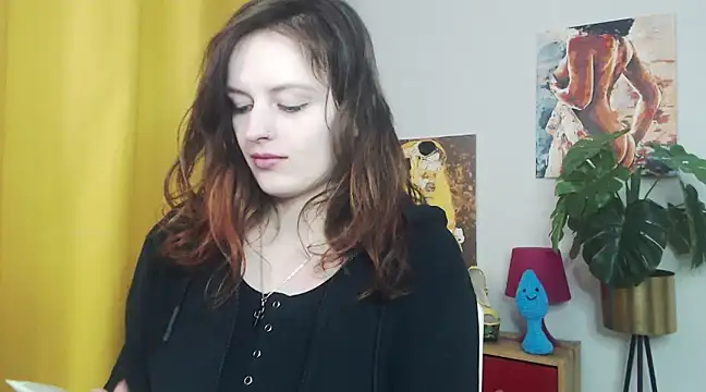 Snapshot of juicyNadine chatting on 03.17.25 juicyNadine online show from 03.17.25