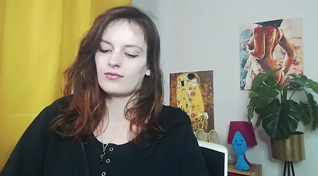 Snapshot of juicyNadine chatting on 03.17.25 juicyNadine online show from 03.17.25