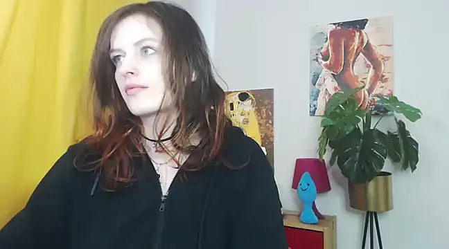 Snapshot of juicyNadine chatting on 03.21.25 juicyNadine online show from 03.21.25