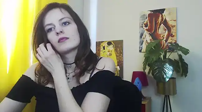 Snapshot of juicyNadine chatting on 03.21.25 juicyNadine online show from 03.21.25