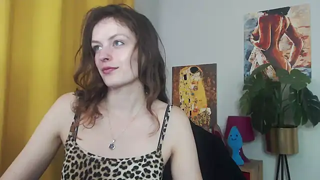 Snapshot of juicyNadine chatting on 09.11.25 juicyNadine online show from 09.11.25