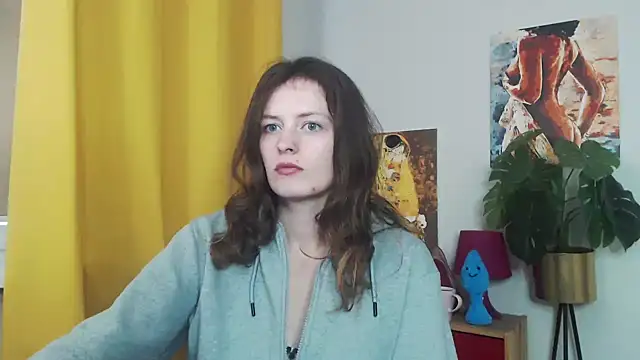 Snapshot of juicyNadine chatting on 09.17.25 juicyNadine online show from 09.17.25