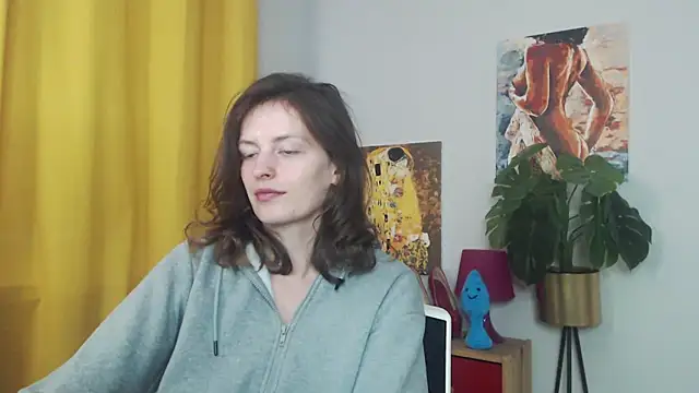 Snapshot of juicyNadine chatting on 09.29.25 juicyNadine online show from 09.29.25