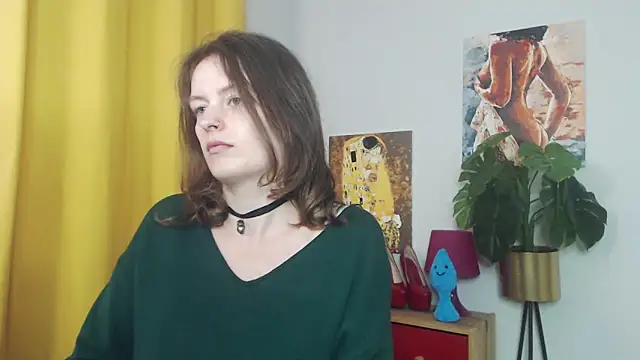 Snapshot of juicyNadine chatting on 09.30.25 juicyNadine online show from 09.30.25