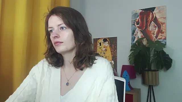 Snapshot of juicyNadine chatting on 10.07.25 juicyNadine online show from 10.07.25