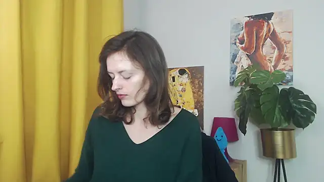 Snapshot of juicyNadine chatting on 10.29.25 juicyNadine online show from 10.29.25