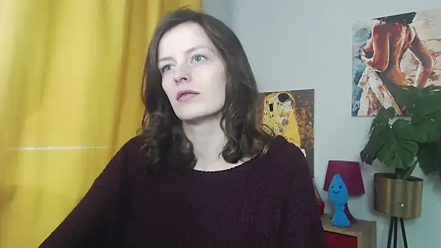 Snapshot of juicyNadine chatting on 11.02.25 juicyNadine online show from 11.02.25