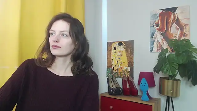 Snapshot of juicyNadine chatting on 11.08.25 juicyNadine online show from 11.08.25