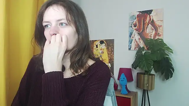 Snapshot of juicyNadine chatting on 11.12.25 juicyNadine online show from 11.12.25