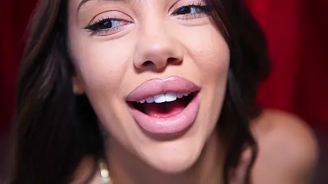 Snapshot of NatyDesiree chatting on 01.26.25 NatyDesiree online show from 01.26.25