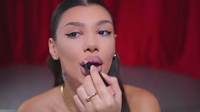 Snapshot of NatyDesiree chatting on 01.28.25 NatyDesiree online show from 01.28.25