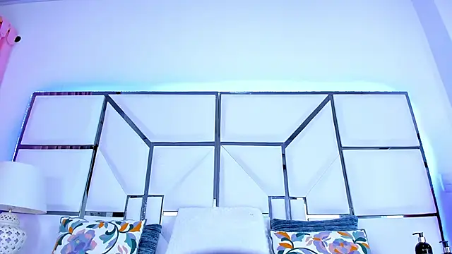 RileySweett online show from 02.20.25