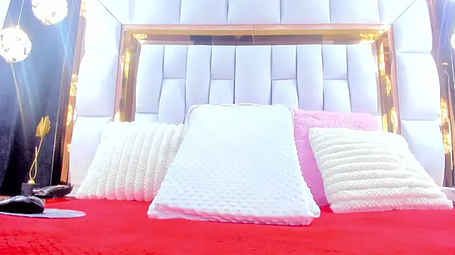 RileySweett online show from 11.04.25