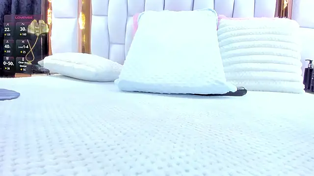 RileySweett online show from 11.22.25