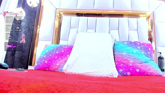 RileySweett online show from 04.15.26