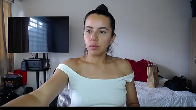 Snapshot of Mariam_Gomezxxx chatting on 10.01.25 Mariam Gomezxxx online show from 10.01.25