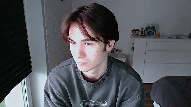 Snapshot of MarkusDean chatting on 10.24.25 MarkusDean online show from 10.24.25