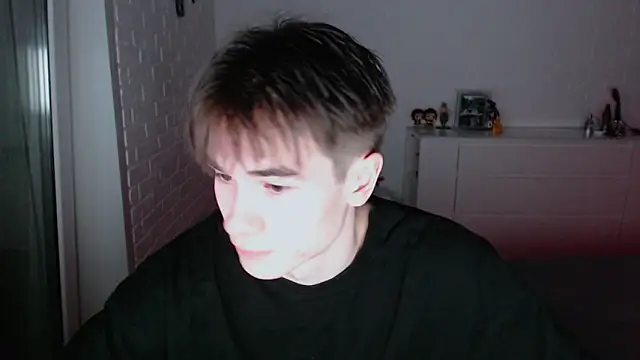 Snapshot of MarkusDean chatting on 11.05.25 MarkusDean online show from 11.05.25