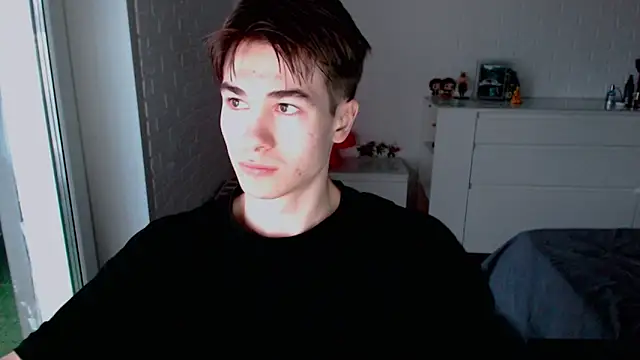 Snapshot of MarkusDean chatting on 11.06.25 MarkusDean online show from 11.06.25