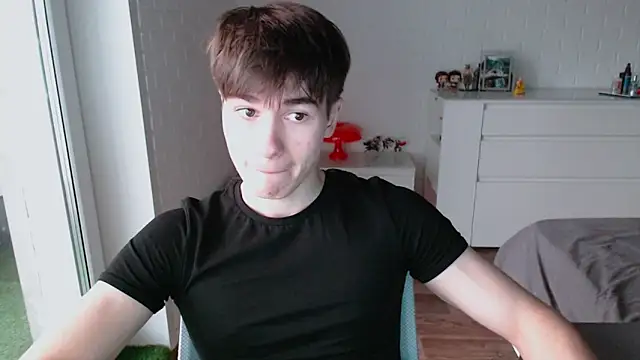 Snapshot of MarkusDean chatting on 11.21.25 MarkusDean online show from 11.21.25