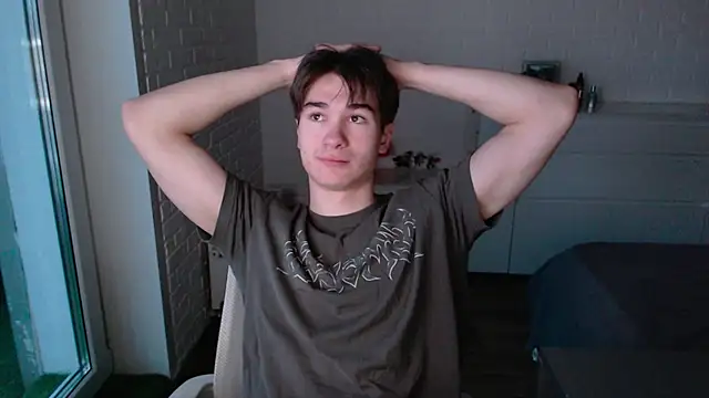 Snapshot of MarkusDean chatting on 11.27.25 MarkusDean online show from 11.27.25