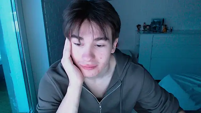 Snapshot of MarkusDean chatting on 12.14.25 MarkusDean online show from 12.14.25