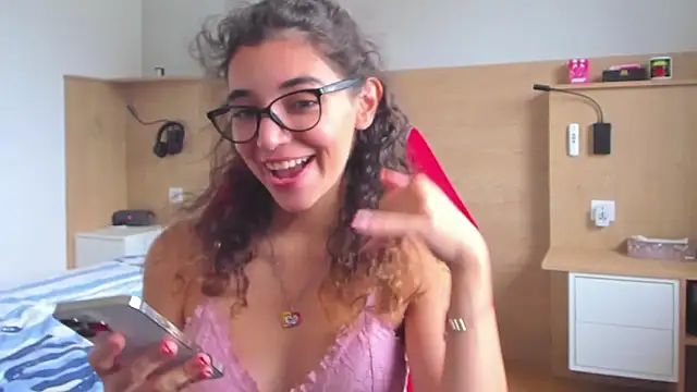 uniquerossie online show from 10.20.25