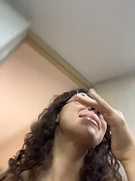 uniquerossie online show from 02.04.26