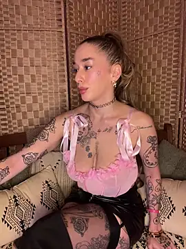 Chachou000 online show from 02.20.25