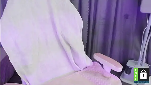 Snapshot of San___San chatting on 01.13.25 San San online show from 01.13.25