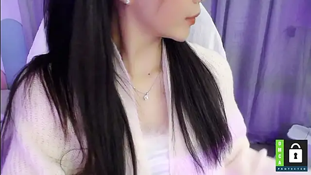 Snapshot of San___San chatting on 01.13.25 San San online show from 01.13.25