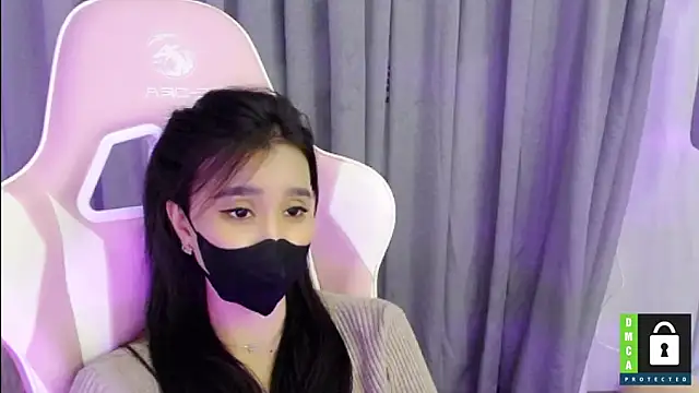 Snapshot of San___San chatting on 02.05.25 San San online show from 02.05.25