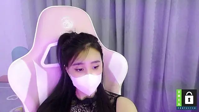 Snapshot of San___San chatting on 02.28.25 San San online show from 02.28.25