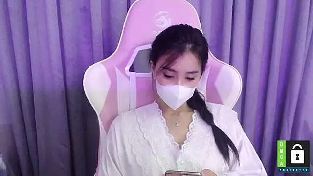 Snapshot of San___San chatting on 03.04.25 San San online show from 03.04.25