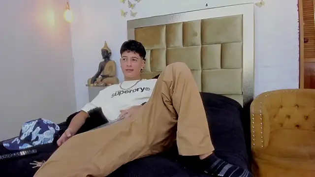 Snapshot of Levy_Steve chatting on 03.11.25 Levy Steve online show from 03.11.25