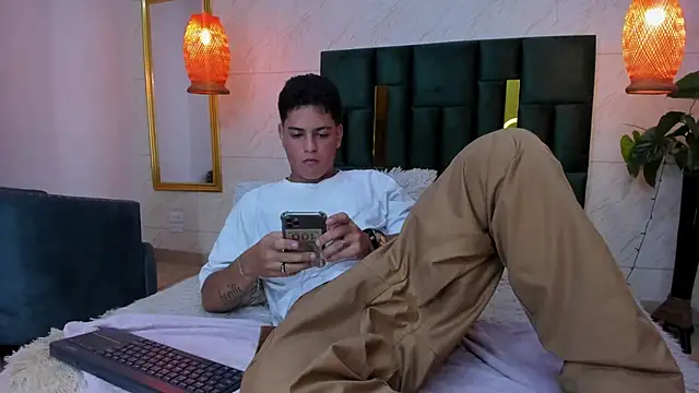 Snapshot of Levy_Steve chatting on 09.10.25 Levy Steve online show from 09.10.25