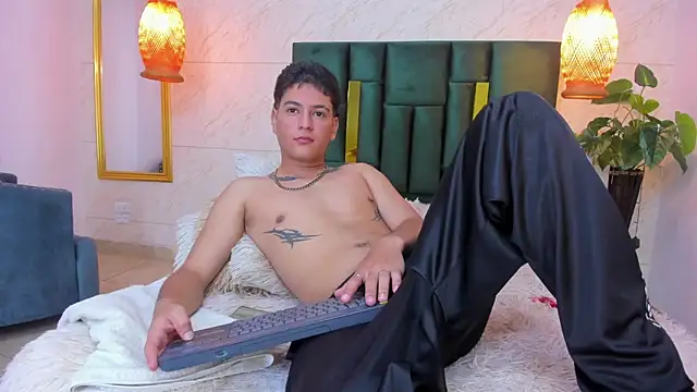 Snapshot of Levy_Steve chatting on 09.14.25 Levy Steve online show from 09.14.25