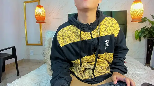 Snapshot of Levy_Steve chatting on 10.25.25 Levy Steve online show from 10.25.25