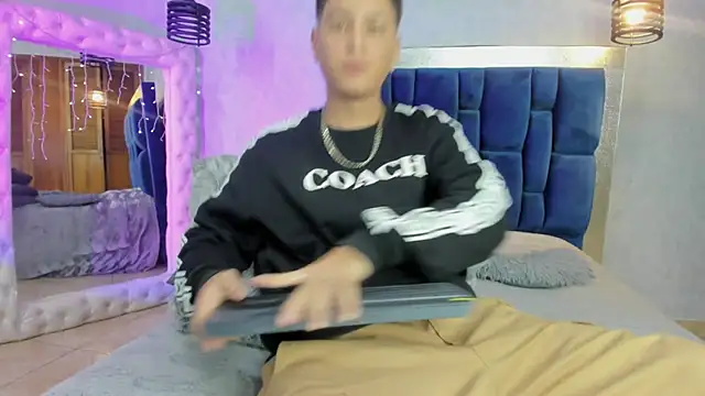 Snapshot of Levy_Steve chatting on 12.05.25 Levy Steve online show from 12.05.25