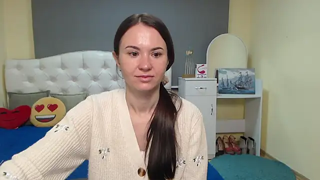 Snapshot of KaraCriegs chatting on 11.11.25 KaraCriegs online show from 11.11.25